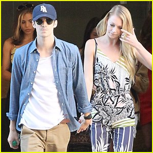 ‘The Flash’ Star Grant Gustin Holds Hands With Girlfriend Hannah Douglass at Comic-Con 2015