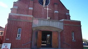 Shot Religious Chapel Funeral Home Funeral: стоковое видео (без лицензионных платежей), 1020435139 | Shutterstock