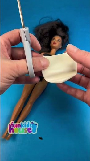 DIY Barbie Bikini with Balloons 🎈✂️