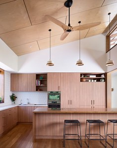 [Hot Item] Durable Furniture Chinese Factory Solid Wood Pull out Pantry Cupboard Fitted Walnut Kitchen Cabinets Home Improvement