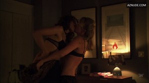 Laurel Holloman Lesbian, Breasts Scene in The L Word