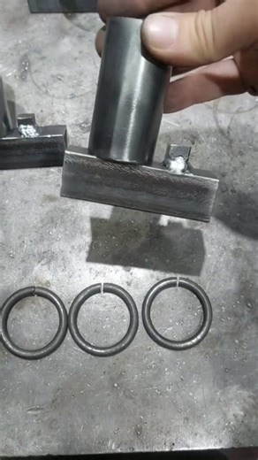 ReciMat on Instagram: "Como hacer una matriz simple de morsa para realizar aros perfectos de 8cm!!! Los materiales que usamos son un pedazo de caño, angulo y cuadrado de 1/2"!!! Espero que le sirva de ayuda para su nuevos proyectos 😉"