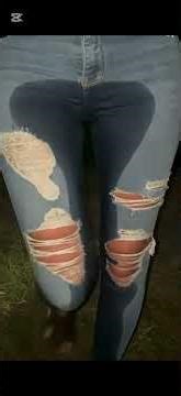 Girl pees pants after holding it for 6 hours on road trip