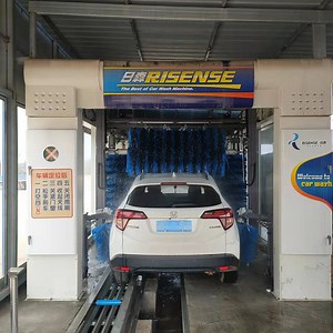 [Hot Item] Intelligent Tunnel Car Wash Machine Automatic with Multiple Brushes Cc-650