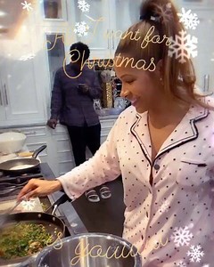 Merry Christmas to all! Happy to be spending time with my loved ones! ♥️🎄 Kiss the chef 😘 | Shereé Whitfield