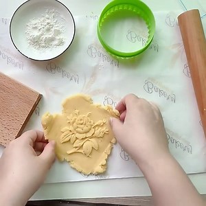 Wooden Cookie Molds, Wooden Cookie Cutter Baking Mold Carved Biscuit Cutter Embossing Mold Cookie Presses Stamps Gingerbread Cookie Mold for Cookies DIY Handmade Biscuits