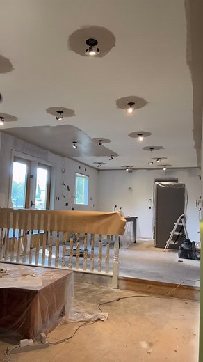 Ceiling painted in Rocky Road CC-470 (Benjamin Moore) ✔️ Smooth finish, clean lines, and a rich color that elevated the whole room. DM for professional painting services. #PaintingPros #HomeImprovement #BenjaminMoore Painting done by @wp_wallpaper_painting_ltd #wp_wallpaper_painting_ltd #wallart #wallpaper #walldecor #winnipeg #beforeandafter #vinylwallpaper #interiordesign #winnipegbusiness | WP Wallcovering & Painting