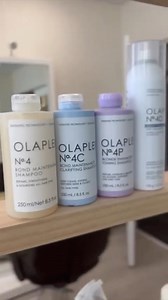 Te presentamos los 4 tipos de Olaplex Nº4 💆 🫧N°4 BOND MAINTENANCE para mantenimiento y lavado diario. Ideal para todo tipo de cabello. 🫧N°4C CLARIFYING SHAMPOO , para eliminar la acumulación de impurezas dañinas dejando un cabello más sano y fuerte. 🫧N°4P BLONDE ENHANCER TONING SHAMPOO para mantener rubios y grises brillantes. Úsalo cada 15 días o más veces si deseas un color aún más platinado. 🫧Nº4D CLEAN VOLUME DETOX DRY SHAMPOOO Un shampoo en seco Para desintoxicar y refrescar el