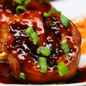 Turn up the heat with these stuffed firecracker chicken rolls! 🔥 FULL RECIPE: www.tasty.co/recipe/stuffed-firecracker-chicken-rolls | Tasty UK