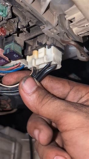 Alsharifauto on Instagram: "Wiring Short Solution #trick #tips #soultion #alsharifauto #fixed"