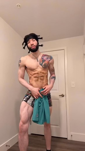 #grwm for pull up and standing rows #gains#tattoo#fitness#muscle#nike#superman#late#gym#simplefit#ethika | jonathan