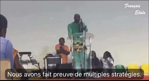 Kemi Seba a publiquement déclaré, lors d’une conférence filmée, avoir infiltré les cercles musulmans du Sénégal pour les convertir au Vodun. Comment un activiste issu de la banlieue française a-t-il pu s’implanter au Sénégal et accéder aux plus hautes sphères médiatiques du pays ? Il ne s’agit pas d’un simple parcours individuel, mais d’un plan d’influence. Une mission d’infiltration religieuse, visant à substituer à l’islam un culte ésotérique au nom d’un retour identitaire. Alors, la vraie que