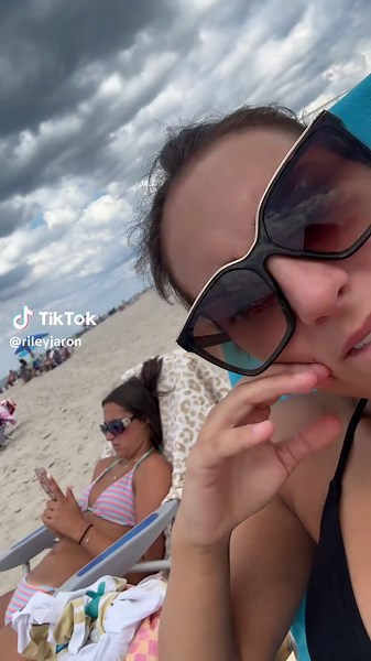 riley 🐆🩵🥂 (@rileyjaron)’s videos with 67 - Jelly House