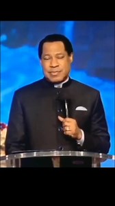 Pastor Chris Oyakhilome claims Pope Francis died due to Covid-19 vaccine. | MAGIC FM ABA