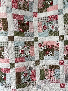 Handmade Floral Patchwork Quilt: Cotton Throw Quilt (47x47) - Etsy