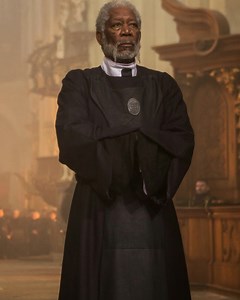 Clive Owen & Morgan Freeman in LAST KNIGHTS Trailer — GeekTyrant