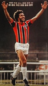 238K views · 3K reactions | ⚽️ Golaço do aniversariante Renato! Na campanha do título paulista de 1980, o camisa 8 foi o autor desta pintura na goleada do Tricolor por 4 a 0 sobre o Corinthians, no MorumBIS. #SPFCpédia #VamosSãoPaulo  | São Paulo FC | Facebook