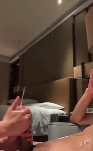 Overstimulated guy pees - ThisVid.com