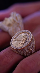 👏 NUEVOS MODELOS DE ANILLOS PARA HOMBRE EN ORO 14KT Para ordenar escribir al Whatpsap 849-213-0521 📍 estamos ubicado en la calle teniente Amado García #152 Segundo nivel, sector Villa consuelo. Realizamos envíos 🚚 a todas partes del país y ✈️ tenemos envíos internacionales disponibles. #joyeria #motta #oro | Joyeria Motta Oro