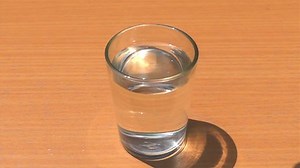 Drop Homemade Ice Cubes Into Glass : vidéo de stock (100 % libre de droit) 1025736497 | Shutterstock