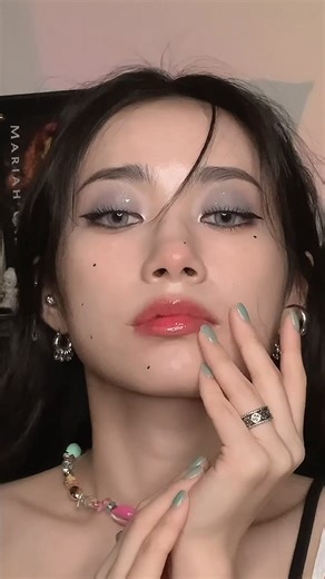 Luv this makeup look #fyp #makeup #beauty #makeuptutorial #틱톡뷰티 #soonent