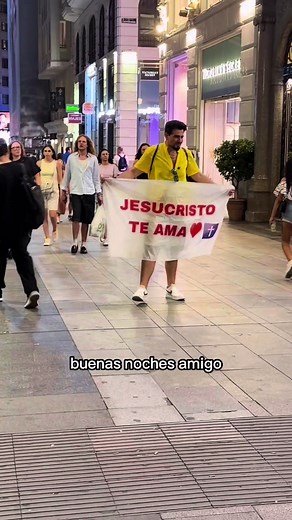 "Por lo cual estoy seguro de que ni la muerte, ni la vida, ni ángeles,... | jesús