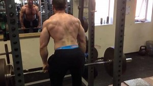 My bro @lewisyatespt hitting Back! @TempleGymUK - Ok so first time trying this weight, last two reps were a bit ropey 😂 It's all about precision, targeting the intended muscle groups. Don't 'jump up' weights too quick, I personally will be sticking to this weight until I can get 10 clean Reps. Remember the most important weights in the gym are the little biscuits, small increases. Often I find people jumping up with too big of an increment (10kg instead of a 2.5kg). Which then compromises the f