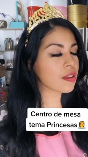 Centro de mesa de quinceanera del tema princesa # arreglos de centro #arreglosfloralesparatodaocasion #decoraciones #arreglos de centro creditos de video a maritza cantarell | Arreglos de centro de mesa para 15 bodas y baby shower