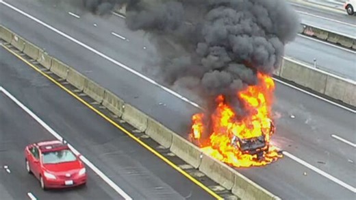 Large car fire snarls traffic on southbound I-405 in Renton