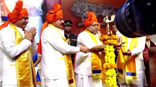 Governor MP श्री मंगुभाई पटेल एवं मुख्यमंत्री Dr Mohan Yadav ने भोपाल के कुशाभाऊ ठाकरे सभागार में आयोजित बरकतउल्ला विश्वविद्यालय के दीक्षांत समारोह का शुभारंभ दीप प्रज्ज्वलित कर किया। इस अवसर पर उच्च शिक्षा मंत्री श्री Inder Singh Parmar शामिल हुए। CM Madhya Pradesh Jansampark Madhya Pradesh #JansamparkMP #MadhyaPradesh | Department of Higher Education, Madhya Pradesh