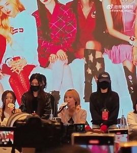 MOMO learning her name in mandarin 😆 🎥 2xemily - Nayeoncé Knowles | Everything TWICE