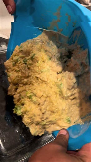 Cheesy Broccoli Rice and Cajun Chicken Caserole 🔥