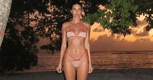 Kendall Jenner’s Most Incredible Bikini Moments Over the Years: See Photos!