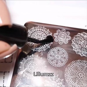 8.6K views · 161 reactions | This DIY nail art looks so impressive but can be done in a couple easy steps! Liliumzz YouCam Apps #mani #manicure #nails #nailart #nailobsessed #nail #artist #nailsalon | YouCam Apps | Facebook