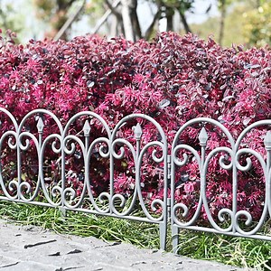 [Hot Item] 4PCS/Set Plastic Small Picket Fence Decoration Flexible Decorative Edging Fencing Border for Garden Simple Installation