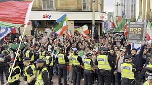 Scotland: Anti-Iranian government protest and counter-demonstration in Glasgow - 68111663