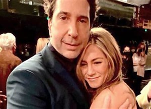 Jennifer Aniston And David Schwimmer Are Reportedly Dating