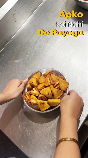 Crispy pakoras that make every moment better. Ready to munch? 😋 . . . #pakora #pakoralovers #foodie #foodbloggers #foodvibesonly #dhabafood #crunchy #crispy #trendingnow | Jhilmil Dhaba