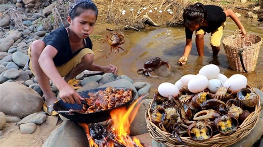 1.7K views · 18 reactions | Catch many crab and pick egg for food- Crab curry spicy with egg for lunch | CHEF GIRL | Facebook