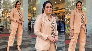 Stunning Huma Qureshi Looks So Beautiful In Bold Outfit As She Snapped At Bandra 💖📸 #HumaQureshi #Bollywoodnews #lifestyle #entertainment #zoomnews #trending #fashion #photography #news #shorts | Zoom News