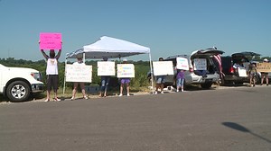 Protests continue at Newbern Tyson facility over vaccine requirement - WBBJ TV