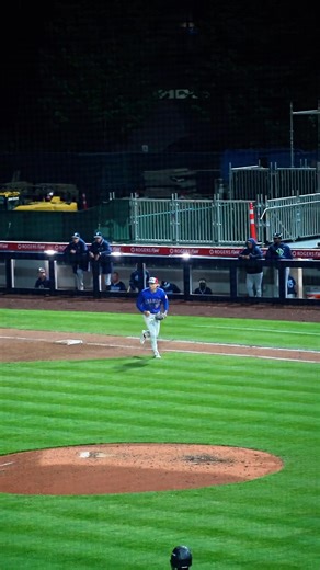 Quick passes 🫡 | Vancouver Canadians