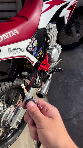 Nunca falla 😎🌪️ . . . . . . . . . . #tornado #tornados #paratiiiiiiiiiiiiiiiiiiiiiiiiiiiiiii #tornado250 #honda #hondatornado250 #hondatornado250 #f #fyp #tornadowarning