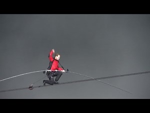 Nik Wallenda walks on tightrope over Niagara Falls