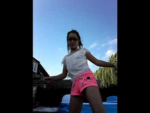 Cap ou pas cap avec maman dans la piscine