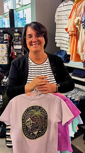 Essentiels d’été en vue ! Des t-shirts Roxy & Billabong pour filles. Lequel sera le préféré de ta mini ? Viens faire ton choix ! | Amis Pour La Vie