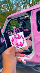 204K views · 10K reactions |  Hello Kitty Sticky  #hellokittylover #pinkcaraccessories #carinterior #pinkjeepwrangler | Pinkposhjeep | Facebook