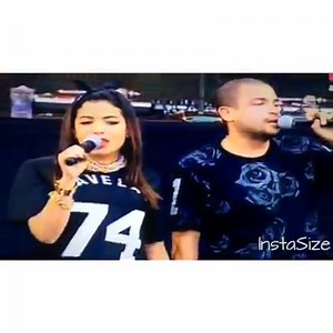 2.5K views · 314 reactions | Que lindos a Anitta e o Projota cantando "Cobertor" de mãos dadas, são tão perfeitos juntos. | Conexão Anitta | Facebook