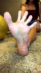 12 minutes of long sexy toes wiggling and spreading for you