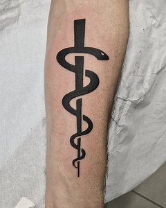 Rod of Asclepius ⚕ #bastonediasclepio #medicine #tattoo #tattooedmen #inkedman #onmyskin #indelible #handmadetattoostudio #carpi #ink #art #rodofasclepius #⚕️ | Novytattoo Handmade Tattoo Studio